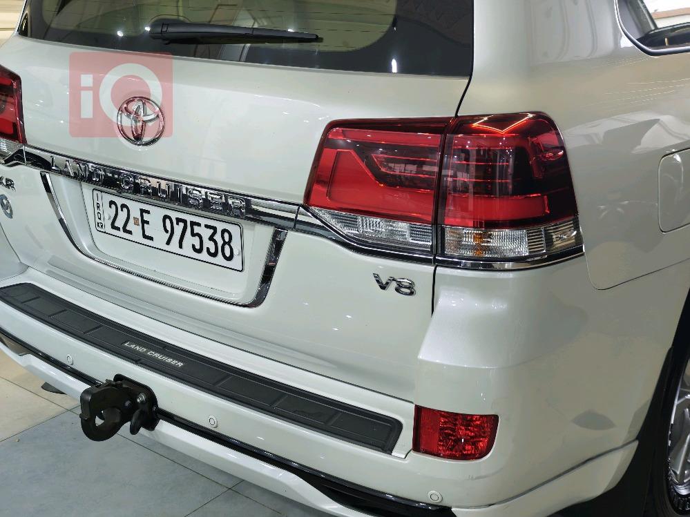 تويوتا لاندكروزر